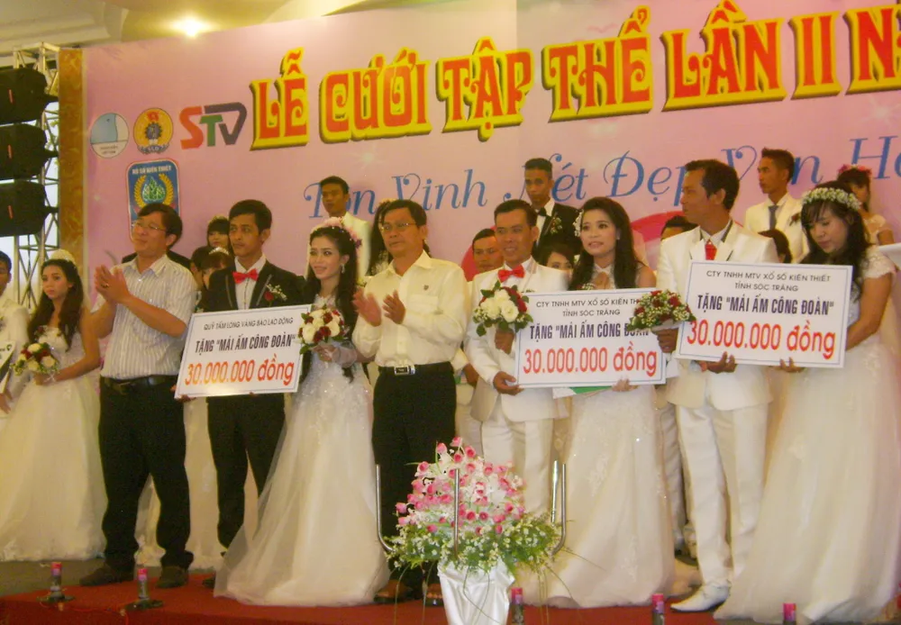 Sóc Trăng tổ chức lễ cưới tập thể cho 17 đôi uyên ương